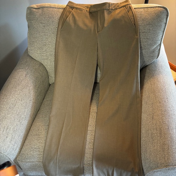 Old Navy Brand Essential Stretch Dress Pant - size 6 - Picture 1 of 15